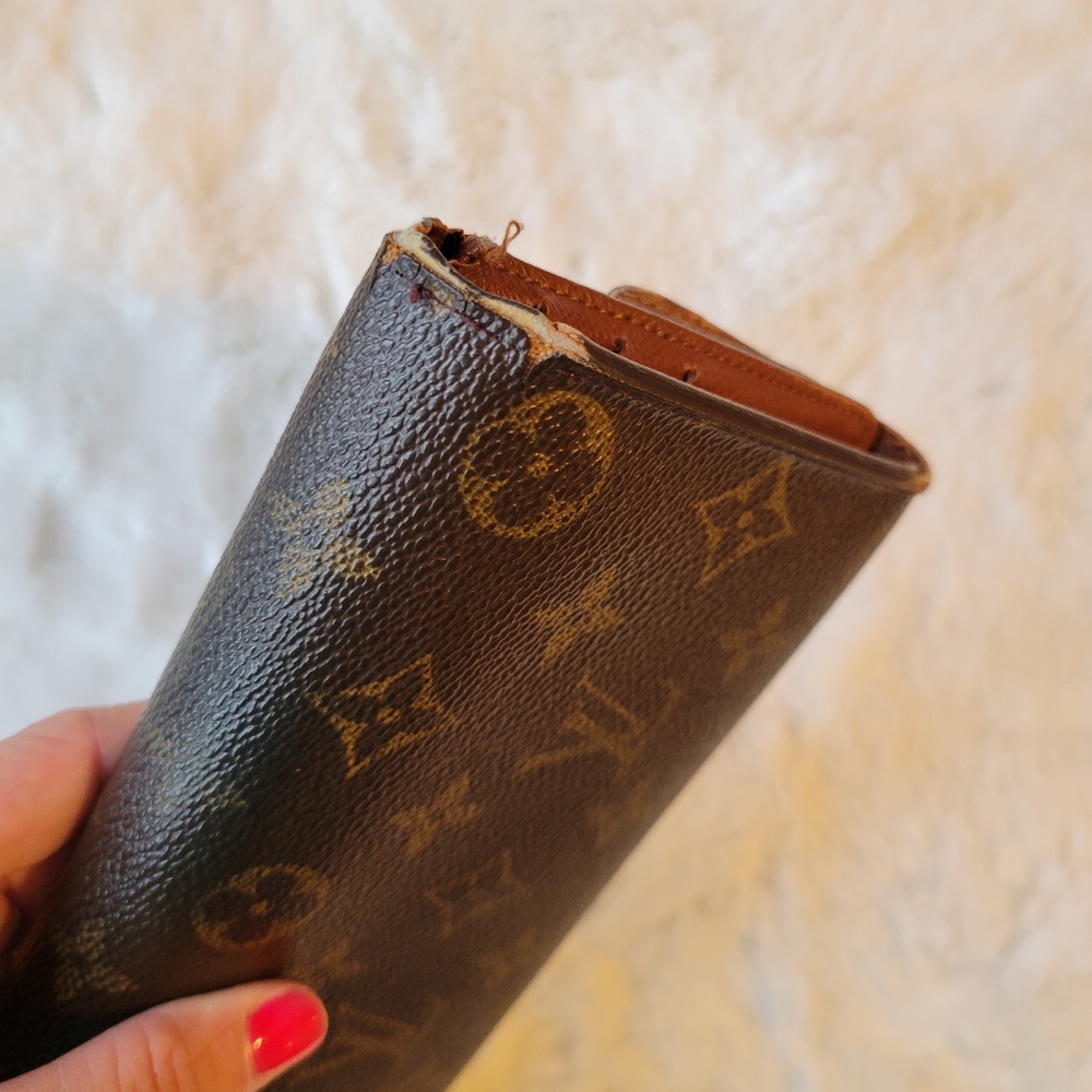Louis Vuitton Wallet Clutch - Picture 3 of 11